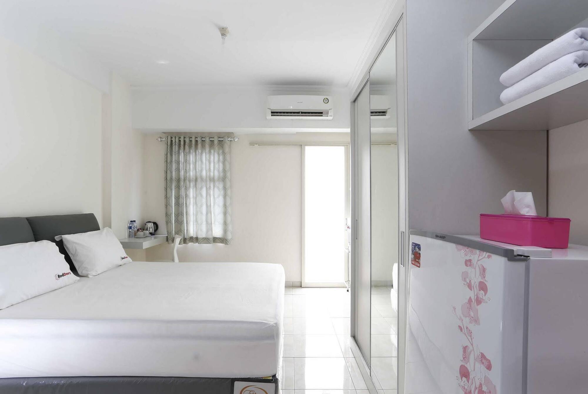 เรดดอร์ซ อพาร์ตเมนต์ แอท มาร์กอนดา เรสซิเดนซ์ 2 Hotel เดป็อก ภายนอก รูปภาพ